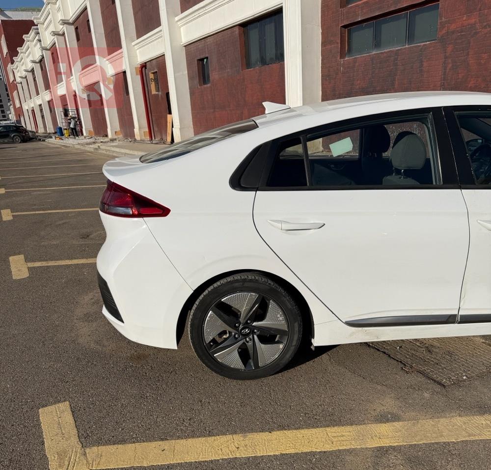 هيونداي ايونك